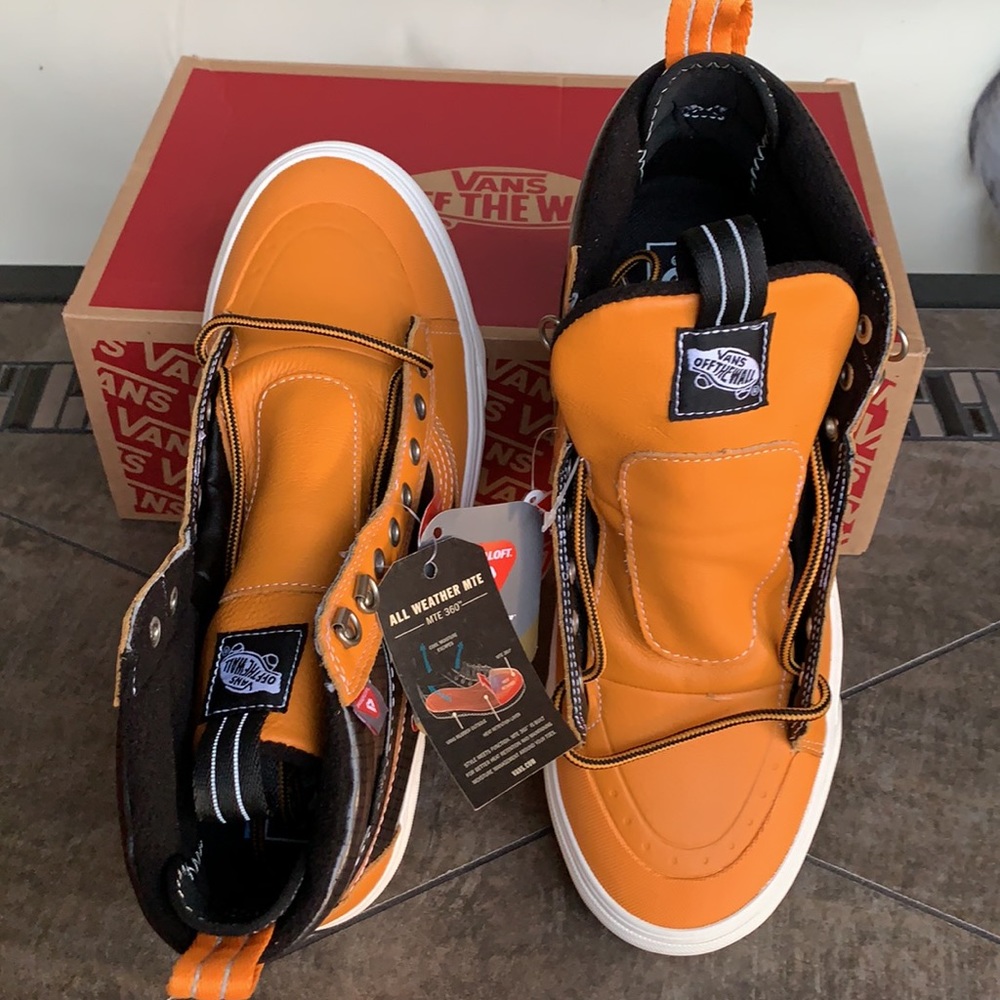 VANS WMNS SK8-HI MTE 2.0 DX APRICOT/BLACK Waterproof Sneakers - Picture 11 of 16